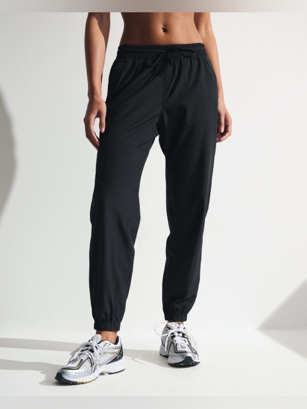 A+F YPB motionTEK Jogger in Black, Size Large